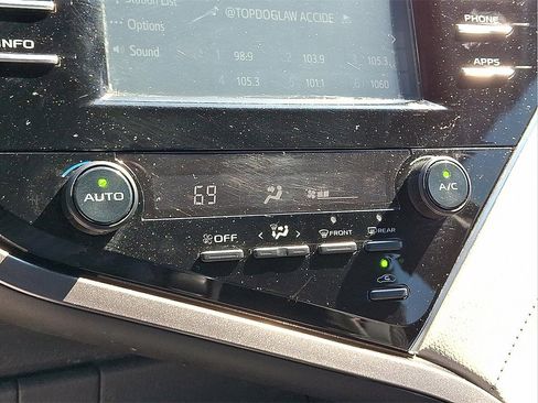 Used 2018 Toyota Camry SE w/ Protection Package (Q2) image 13