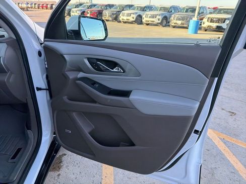 Used 2020 Chevrolet Traverse LT w/ LT Premium Package image 26