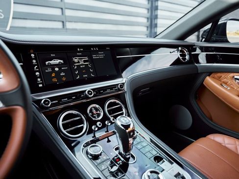 Used 2020 Bentley Continental GT image 52