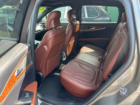 Used 2017 Lincoln MKX Reserve w/ Lincoln MKX Climate Package image 5