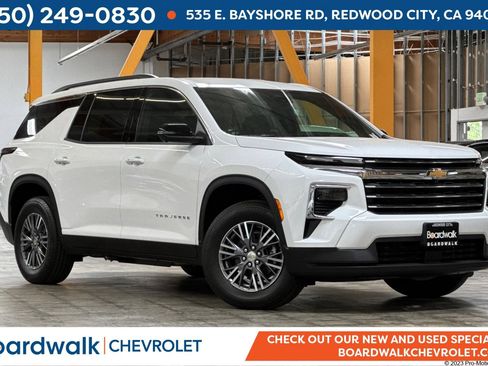 New 2026 Chevrolet Traverse LT w/ Driver Confidence Package FWD image 1
