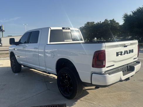 Used 2026 RAM 2500 Laramie AWD/4WD image 10