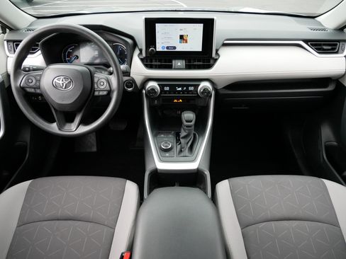 Certified 2025 Toyota RAV4 XLE AWD/4WD image 10
