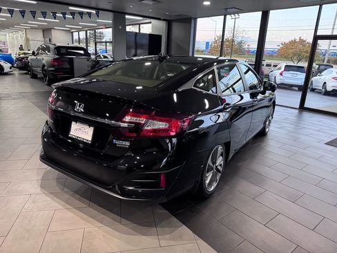 Used 2018 Honda Clarity Touring image 5