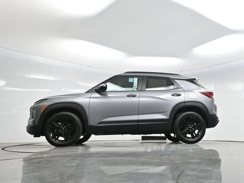 New 2026 Chevrolet TrailBlazer LT w/ Midnight Edition FWD image 7