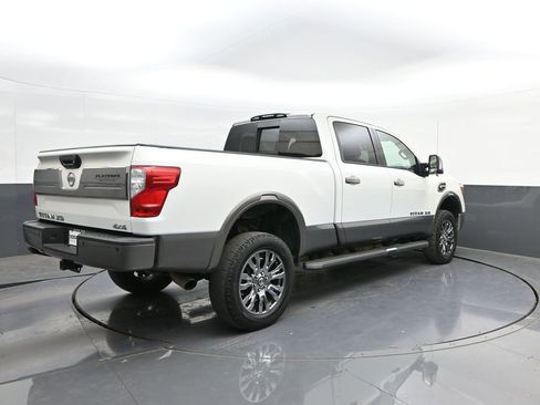 Used 2018 Nissan Titan Platinum Reserve w/ Platinum Utility Package AWD/4WD image 11