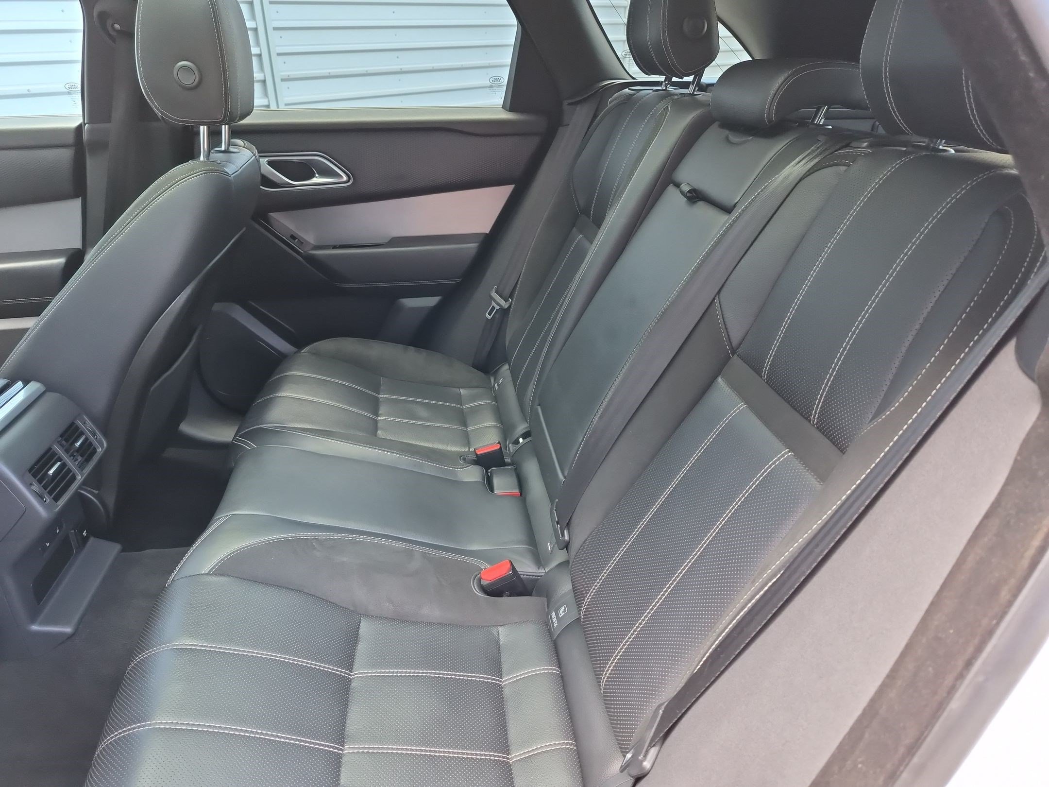 Used 2020 Land Rover Range Rover Velar R-Dynamic S AWD/4WD image 31