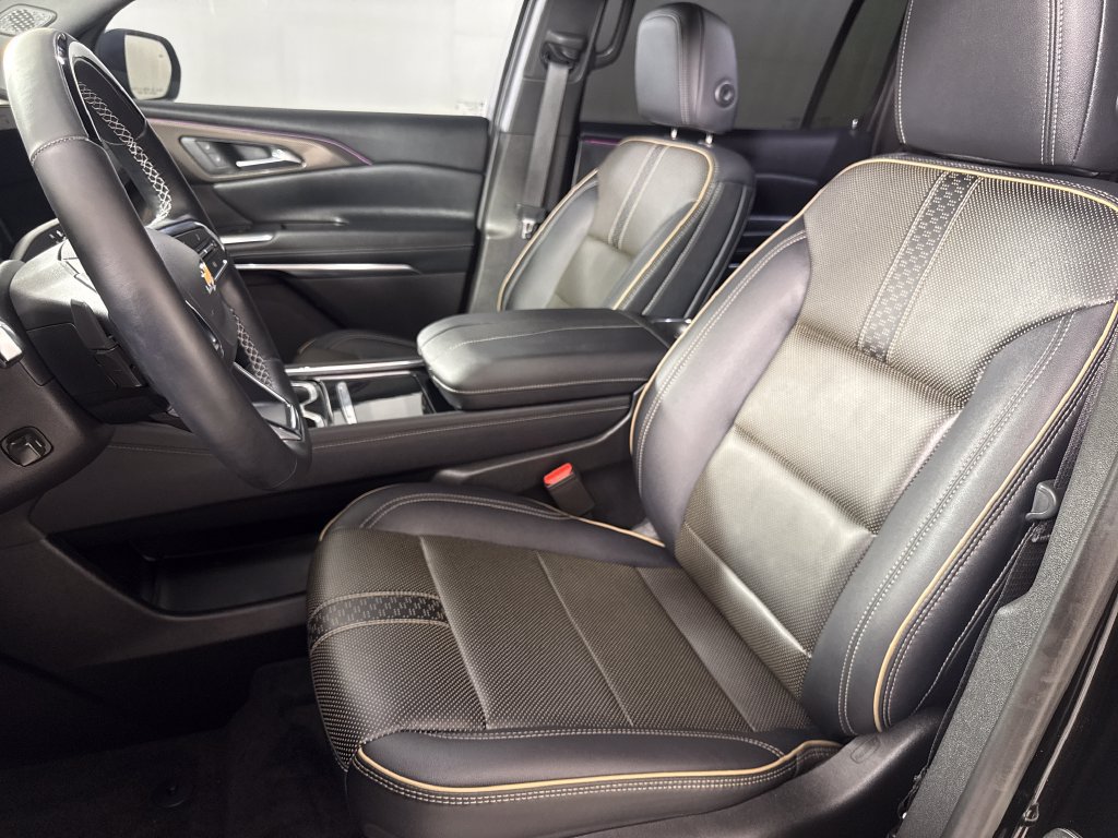 Used 2026 Chevrolet Traverse High Country FWD image 11
