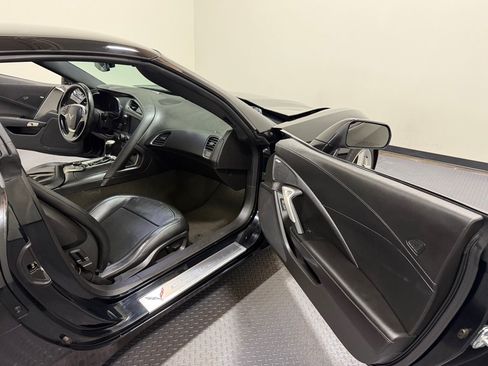 Used 2014 Chevrolet Corvette Stingray Coupe RWD image 9