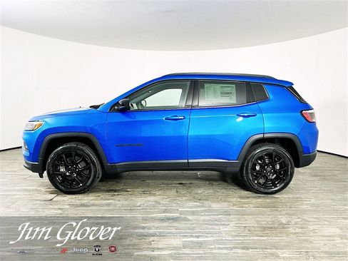 New 2026 Jeep Compass Latitude image 9