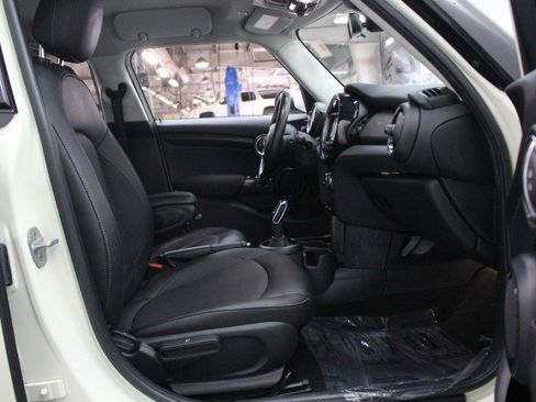 Used 2021 MINI Cooper 4-Door Hardtop w/ Storage Package image 22