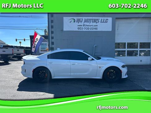 Used 2022 Dodge Charger SRT Hellcat w/ Harman/Kardon Audio Group image 1