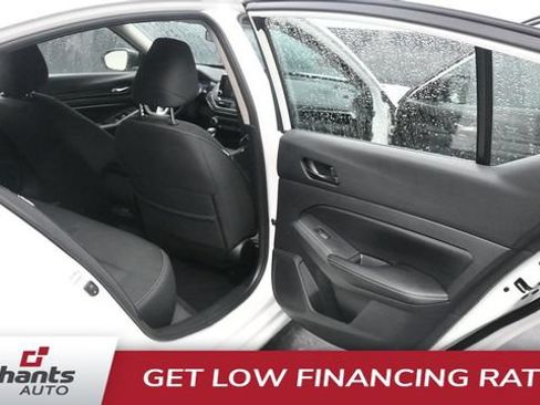 Used 2025 Nissan Altima 2.5 SV FWD image 16