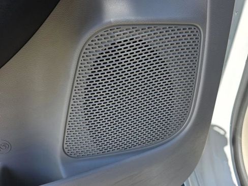 Used 2024 Chrysler Pacifica Touring-L image 25