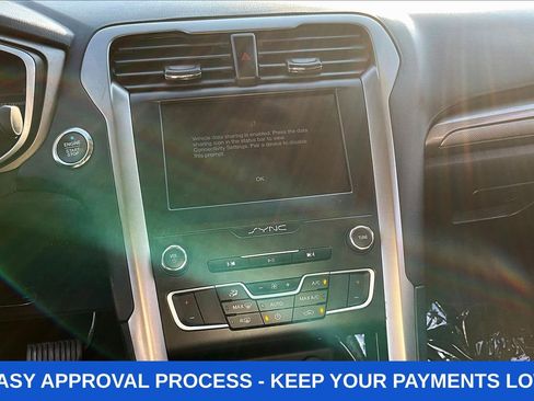 Used 2019 Ford Fusion SE FWD image 18