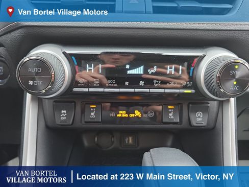 Used 2025 Toyota RAV4 XLE w/ Weather Package image 20