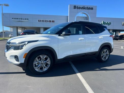 Used 2024 Kia Seltos S FWD image 2
