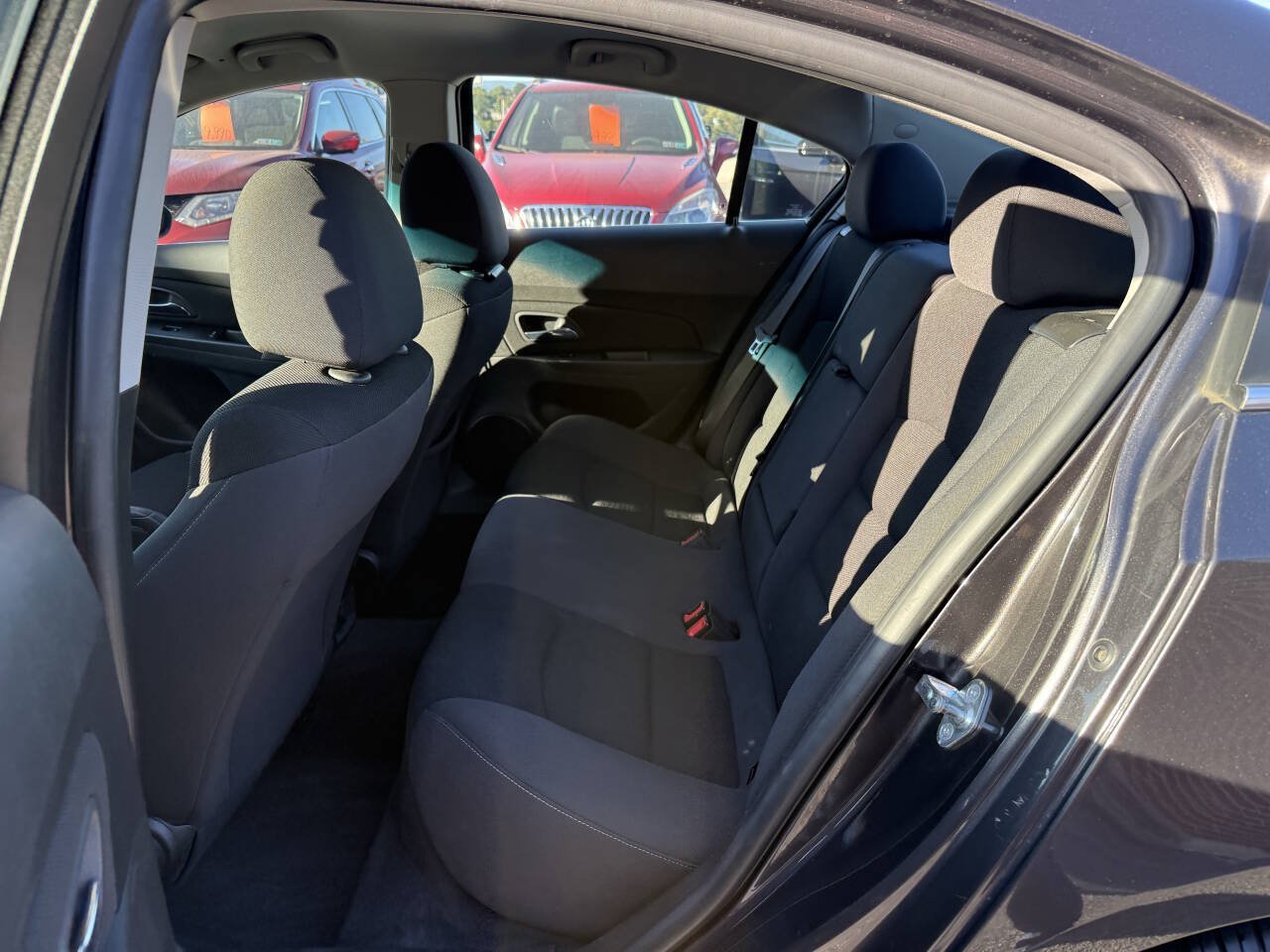 Used 2015 Chevrolet Cruze LT FWD image 15
