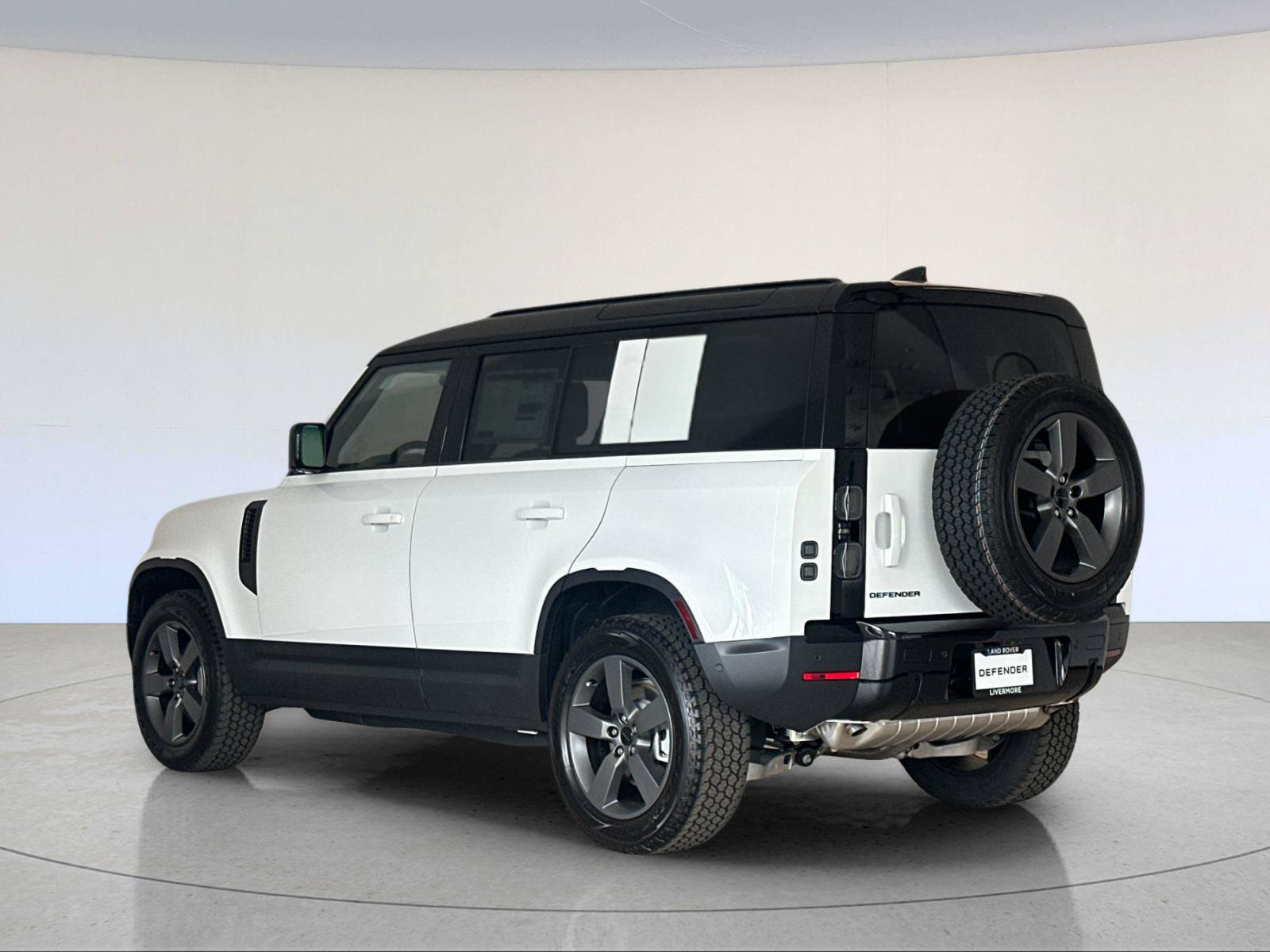 New 2026 Land Rover Defender 110 S AWD/4WD image 4