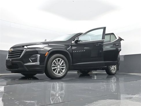 Used 2023 Chevrolet Traverse LT image 35