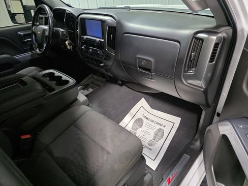 Used 2018 Chevrolet Silverado 1500 LT w/ All Star Edition AWD/4WD image 6