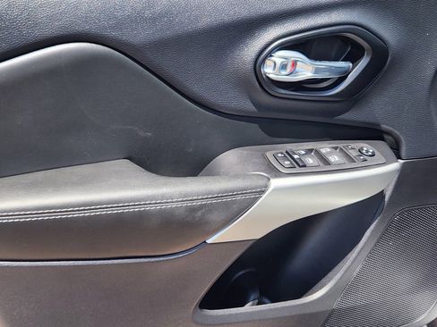 Used 2022 Jeep Cherokee Latitude image 7