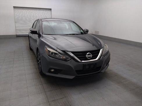 Used 2018 Nissan Altima 2.5 SL w/ 2.5 SL Technology Package FWD image 14