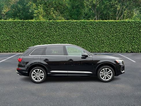 Used 2025 Audi Q7 3.0T Premium image 2