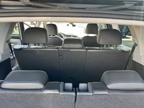 Used 2024 Volkswagen Tiguan SE image 14