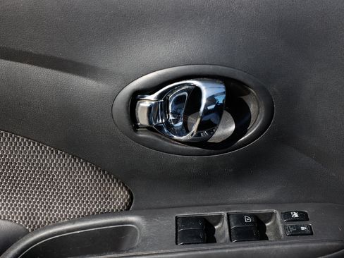 Used 2014 Nissan Versa SV image 37