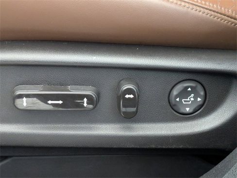 Used 2018 Acura RLX Sport Hybrid w/ Advance Pkg image 19