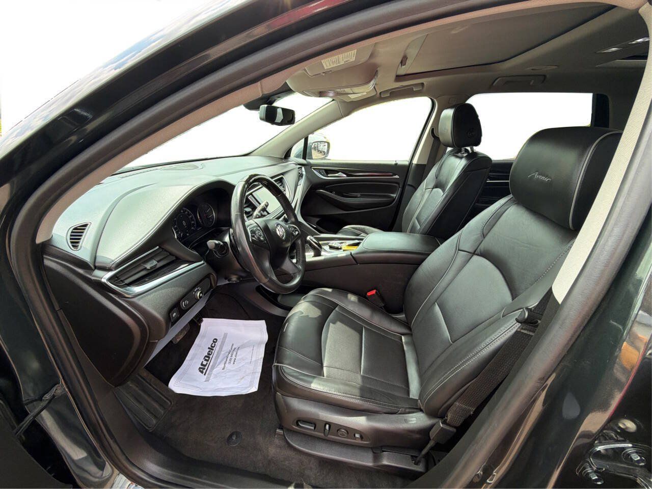 Used 2020 Buick Enclave Avenir w/ Avenir Technology Package AWD/4WD image 9