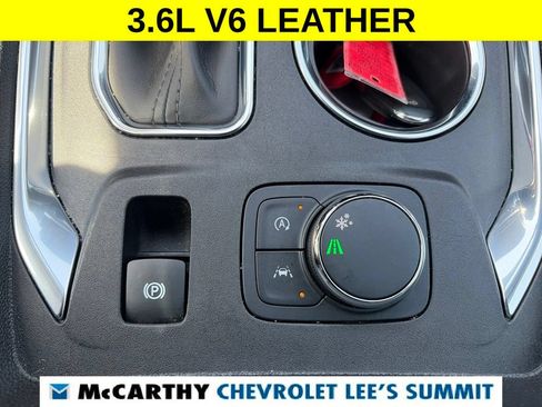 Used 2023 Chevrolet Traverse LT FWD image 10