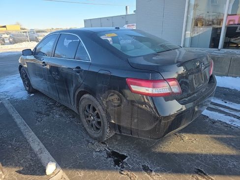 Used 2011 Toyota Camry LE image 7