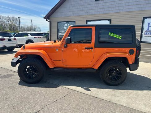 Used 2012 Jeep Wrangler Sahara w/ Dual Top Group AWD/4WD image 8