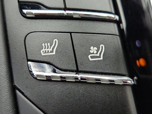 Used 2016 Porsche Cayenne GTS AWD/4WD image 17