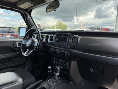 Used 2020 Jeep Wrangler Unlimited Sahara AWD/4WD image 18