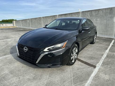 Used 2024 Nissan Altima 2.5 S FWD image 40