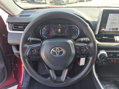 Used 2024 Toyota RAV4 LE AWD/4WD image 17
