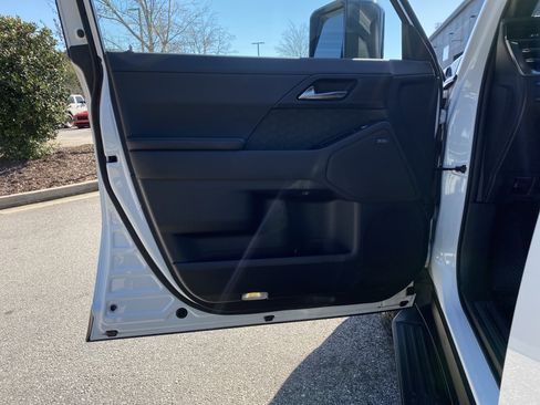 Used 2024 Lexus GX 550 image 23