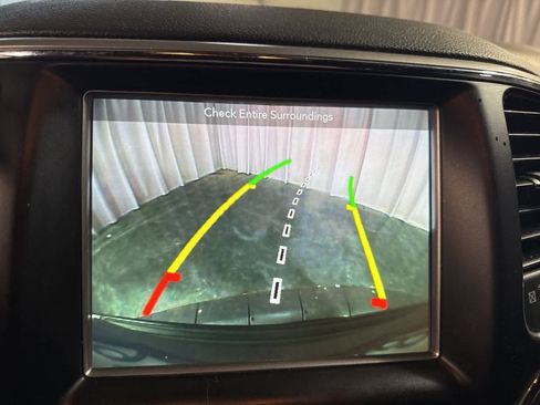 Used 2018 Jeep Grand Cherokee Laredo image 27