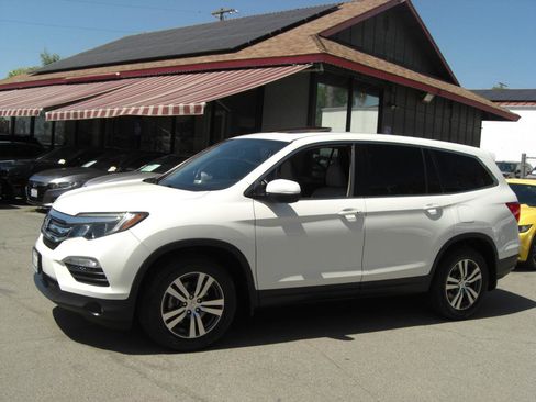 Used 2017 Honda Pilot EX-L image 3