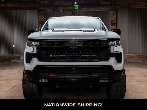 Used 2024 Chevrolet Silverado 1500 LT Trail Boss w/ Convenience Package II image 4