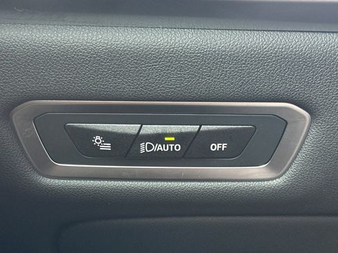 Used 2025 BMW X7 xDrive40i w/ Premium Package image 36