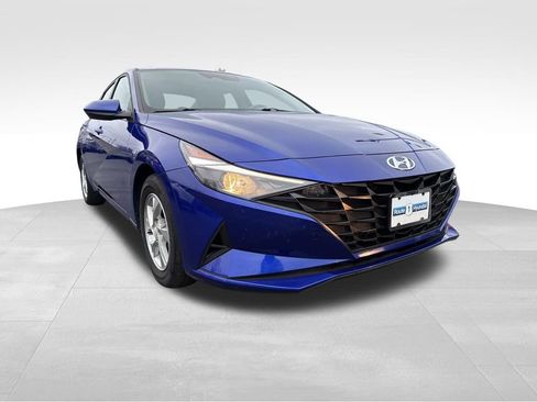 Used 2023 Hyundai Elantra SE w/ Cargo Package image 1