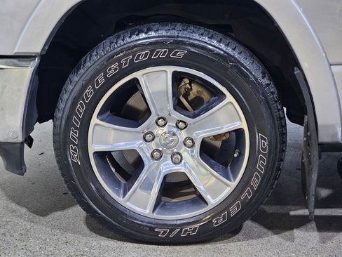 Used 2019 RAM 1500 Laramie image 9