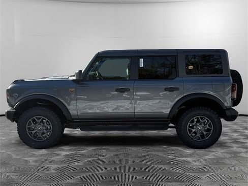 New 2025 Ford Bronco Badlands image 2