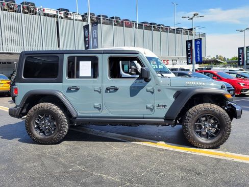 Used 2025 Jeep Wrangler Unlimited Sport AWD/4WD image 29