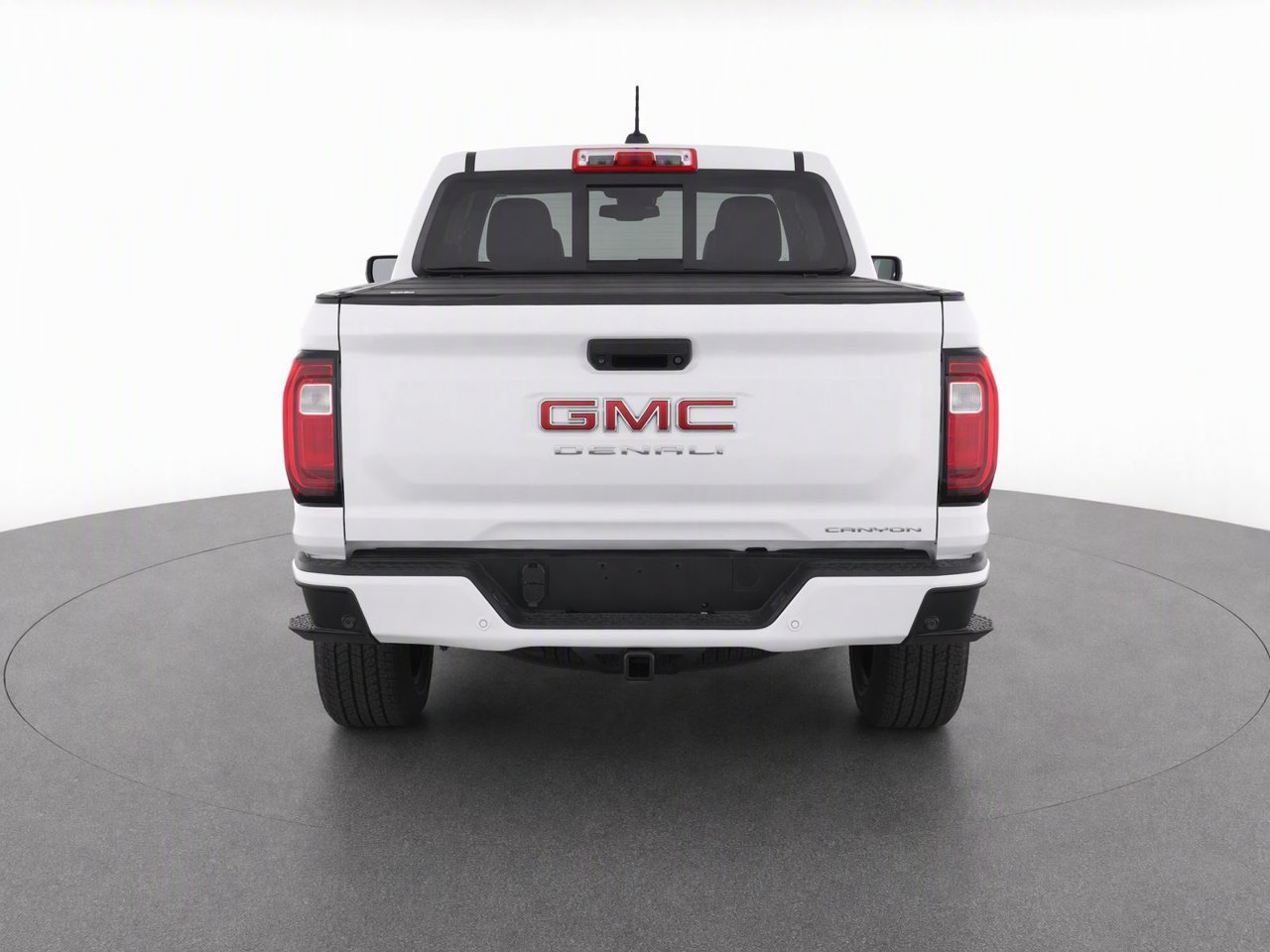 Used 2024 GMC Canyon Denali AWD/4WD image 7
