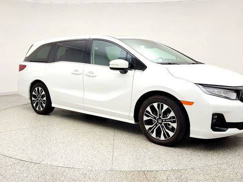 Used 2026 Honda Odyssey Elite image 3